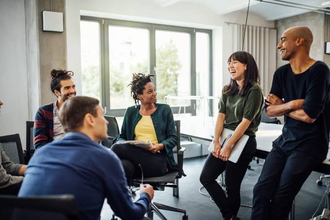 Discover why clear team roles matter, how they improve collaboration, reduce confusion and help teams work together more effectively.